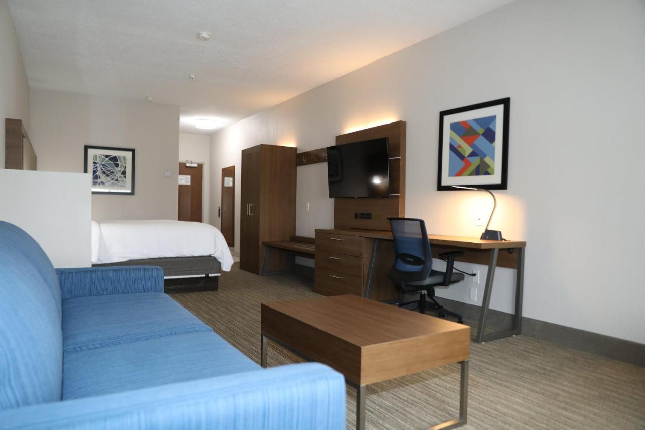 King Suite with Sofa Bed